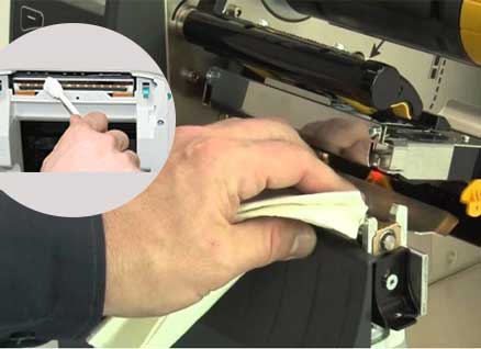 ve-sinh-dau-may-in-ma-vach